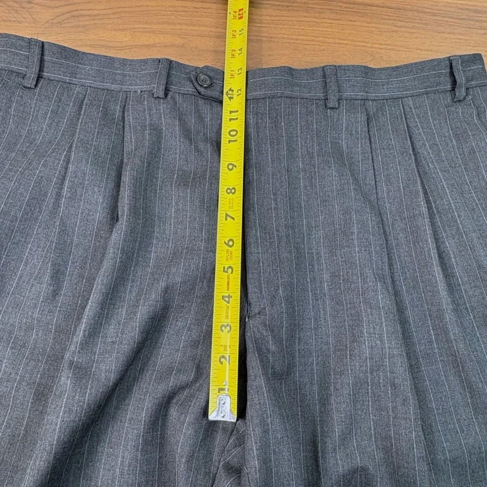 Chaps Mens Gray Pinstripe 100% Wool 2-Piece Suit 48L Jacket 41x30 Pleated‎ Pants